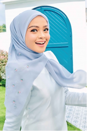 Defect Rose Petal  l Blue Grey
